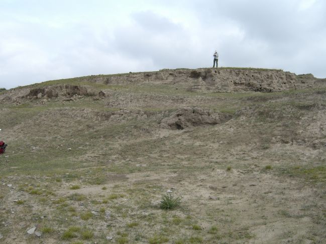  2006:09:05 21:23:19   Aeolian Strata on top of Terrace - from NSideTerBuha - photo b.jpg